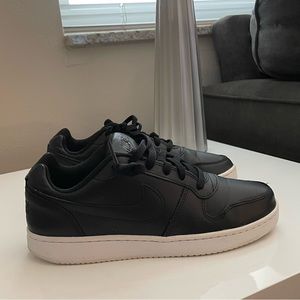 Nike All Black Ebernon Low Sneakers - Aq1779-001 (Women’s Sz 8)